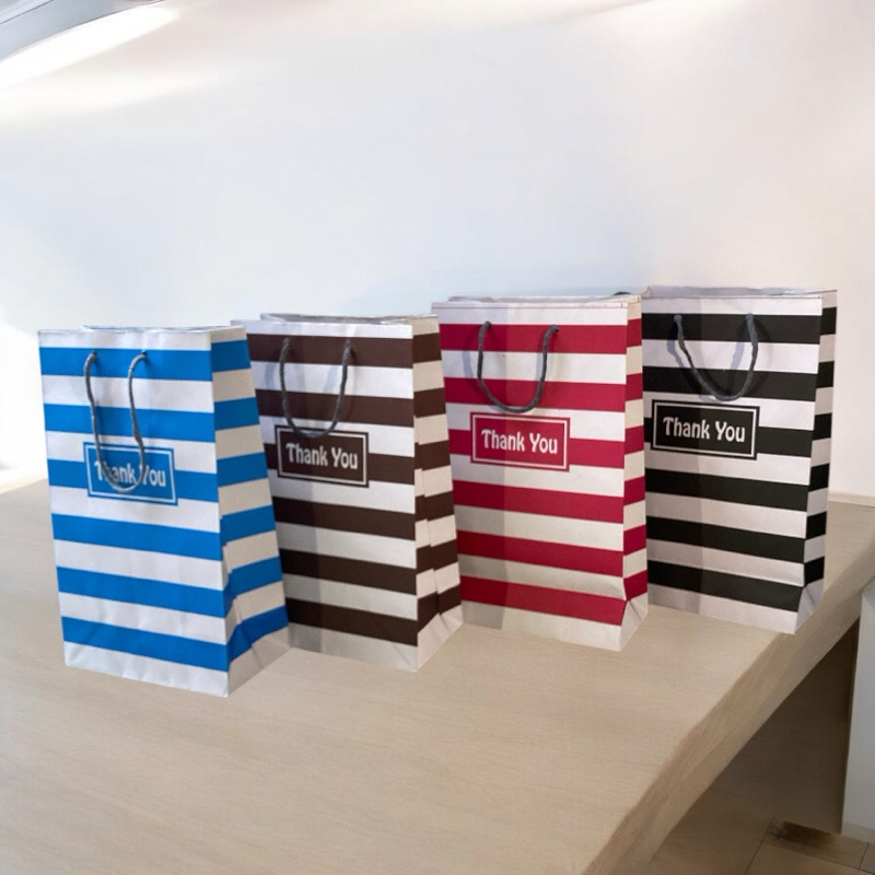 

Paperbag ukuran 15x25 Motif Zebra garis garis