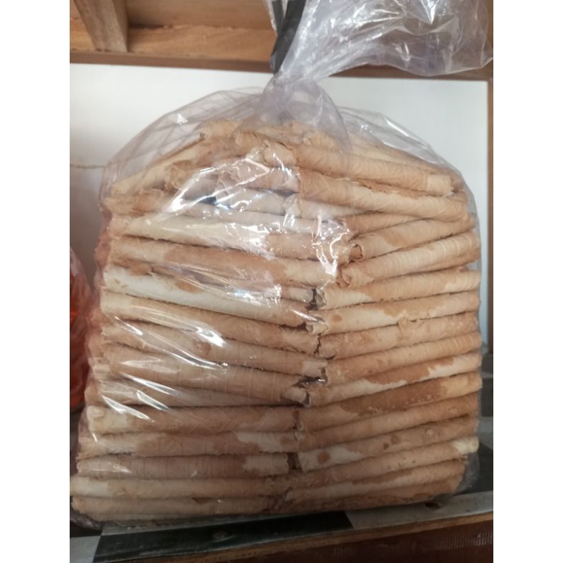 

semprong wijen padat isi dan gurih rasany berat 200 gram