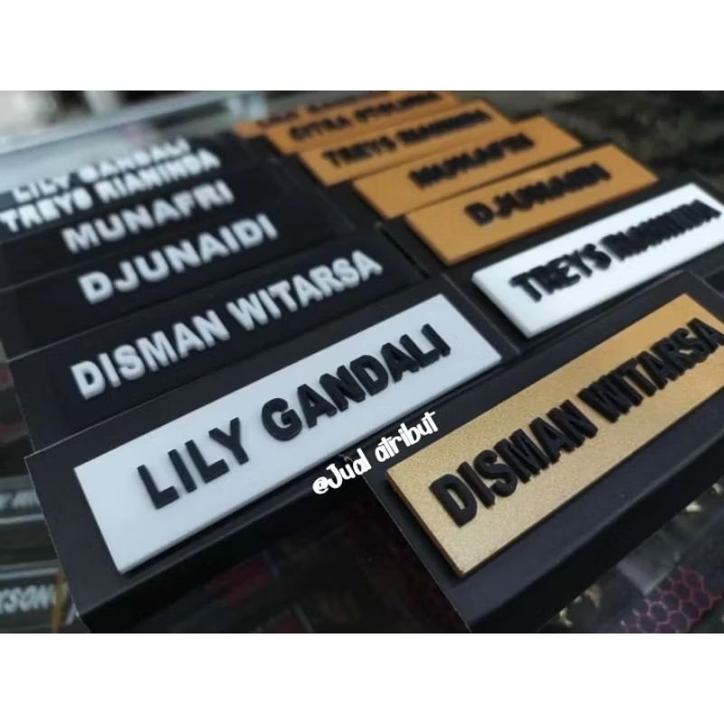 

Name tag 3D timbul papan nama dada huruf timbul akrilik kualitas Exclusive