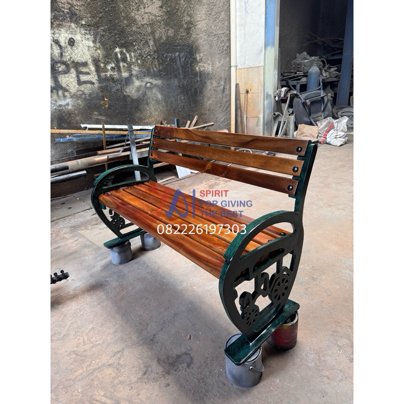 Kursi taman outdoor Besi mix kayu