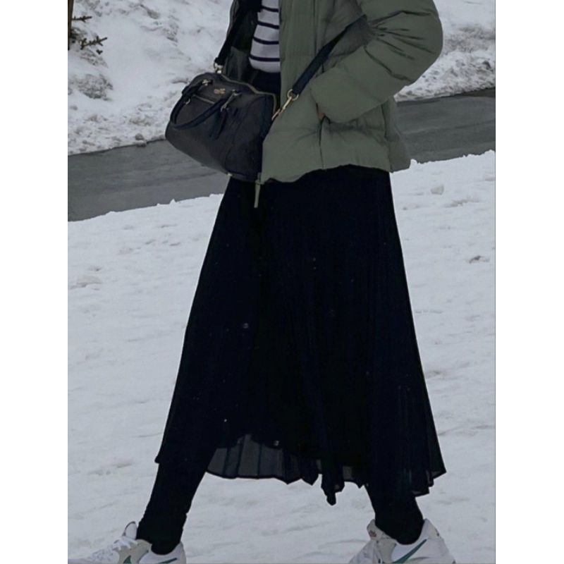 Black Skirt Uniqlo Preloved - Rok Hitam Uniqlo Plisket Preloved