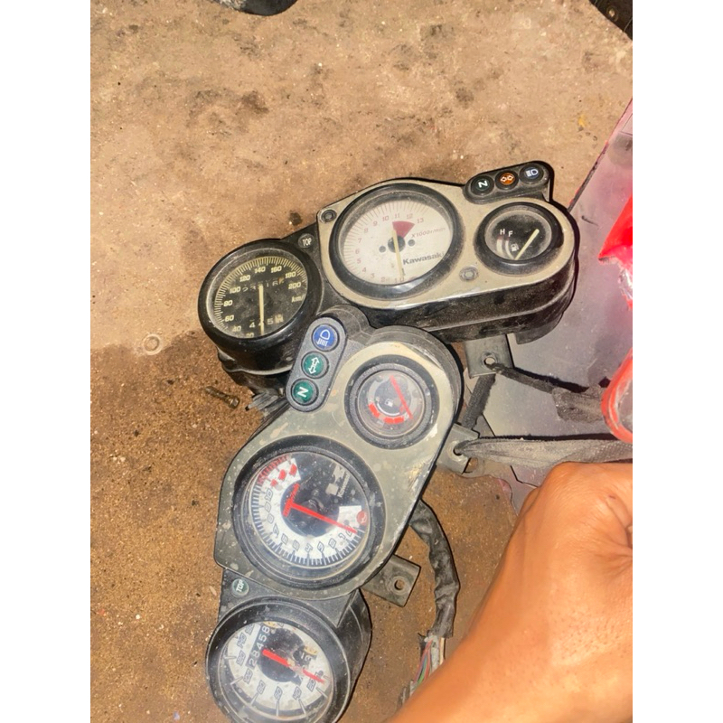 spedo meter ninja rr old&binja rr new