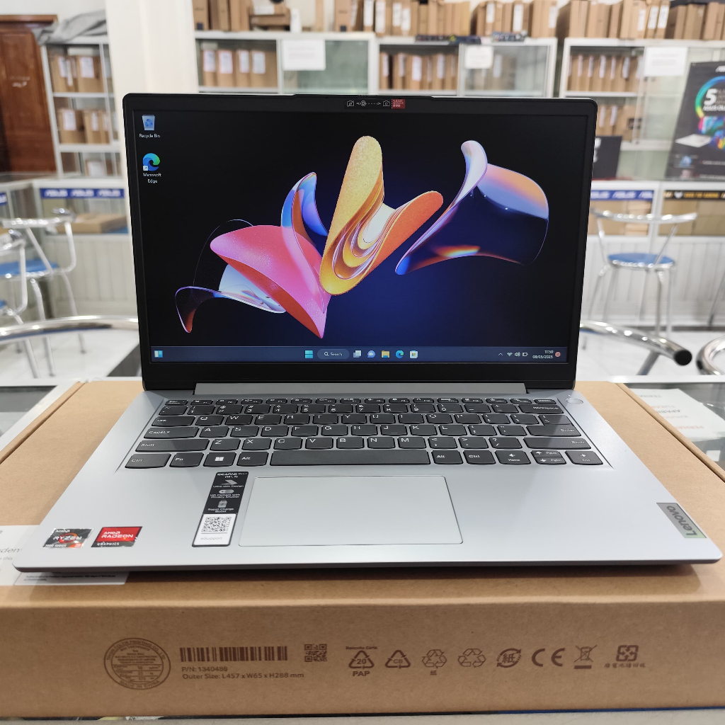 Lenovo IdeaPad Slim 1 Ryzen 3 7000 RAM 8GB SSD 256GB Layar 14" FHD Slim Windows 11 Baru