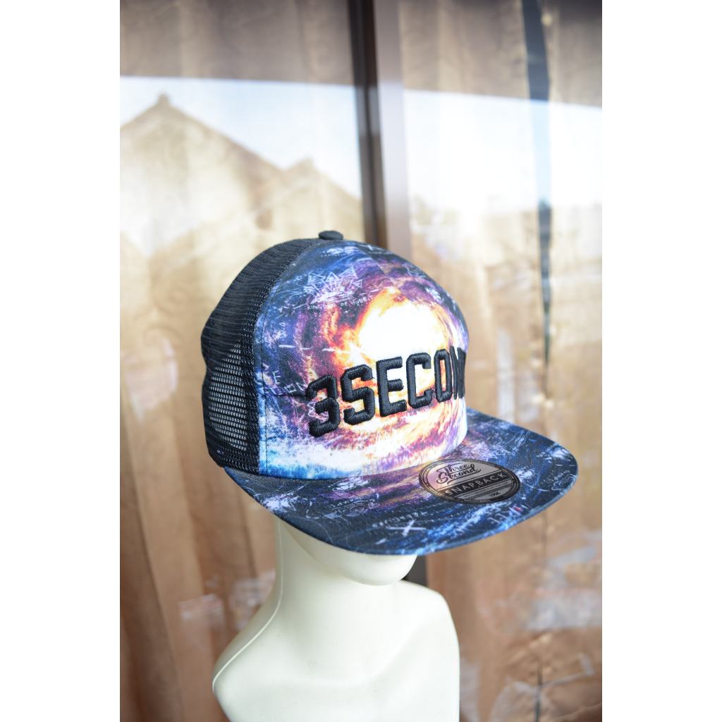 Topi 3second Hitam Abstrak