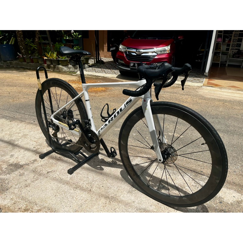 Roadbike Pardus  dengan Wheelset LUN Hyper 50 mm Disc