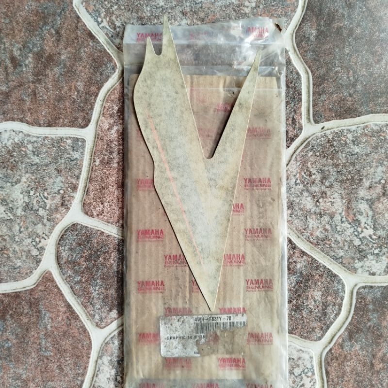 Stiker Striping Sayap Luar Kanan FIZR F1ZR Hitam Silver 2003 Original YGP 4WH-F831Y-70