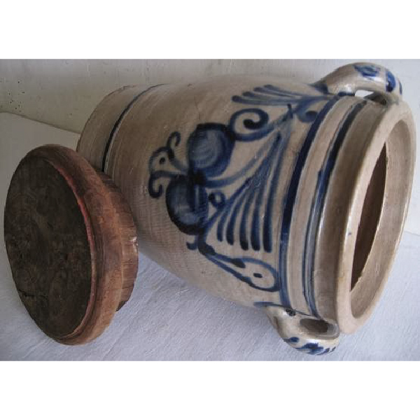 Antik gamching / gentong tempat menyimpan garam era kolonial