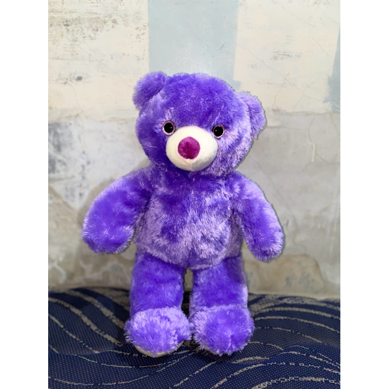 Boneka Teddy bear kecil sedang