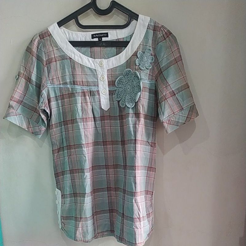 Preloved Dewasa - Blouse / Atasan Wanita Motif Kotak-Kotak Kancing