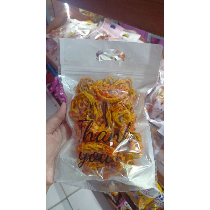 CEMILAN PEDAS TERLARIS/ SNACK KILOAN TERBESTSELLER 250GR/ KERUPUK MIE KUNING/ MIE BANJUR/ SEBLAK KER