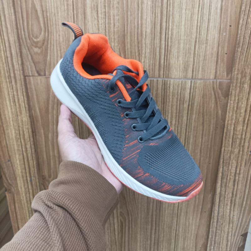 Sepatu Casual Pria Jackson LOAD