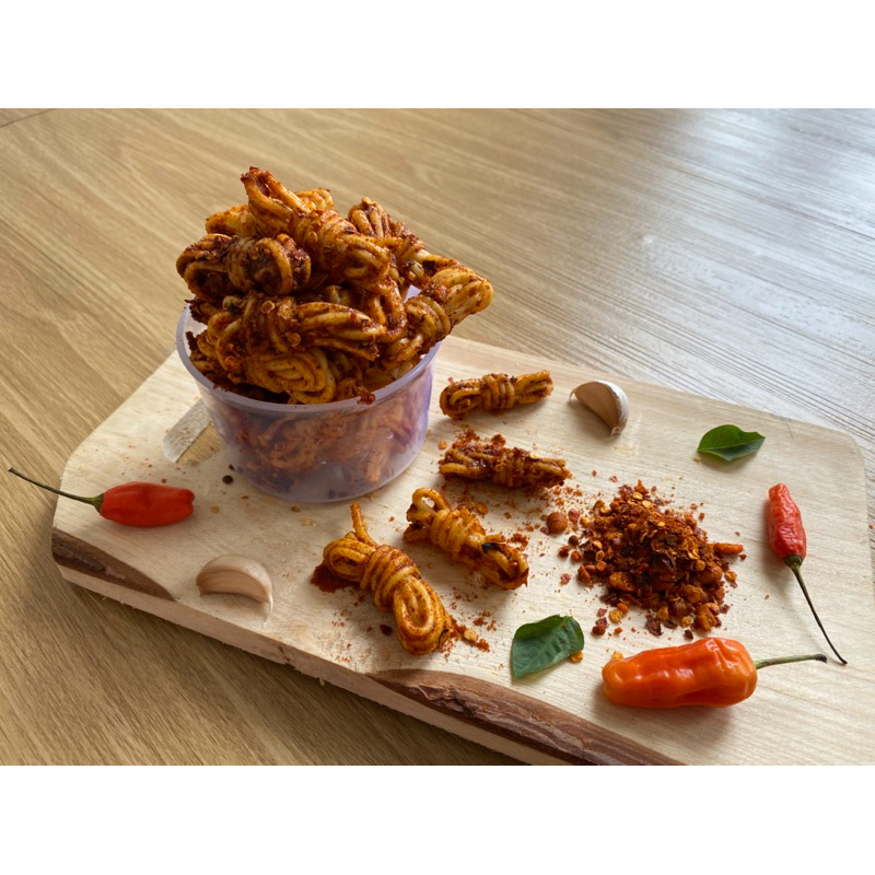 

Se hah Snack - Mie Gulung cripey pedas dan original isi 400g