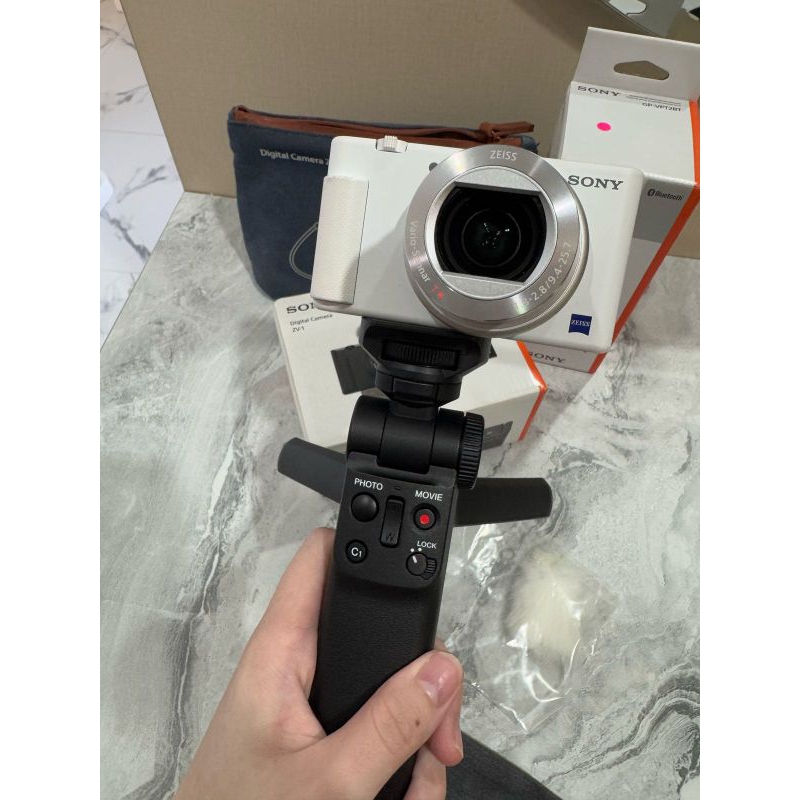 Kamera SONY ZV 1 INCLUDE SHOOTING GRIP
