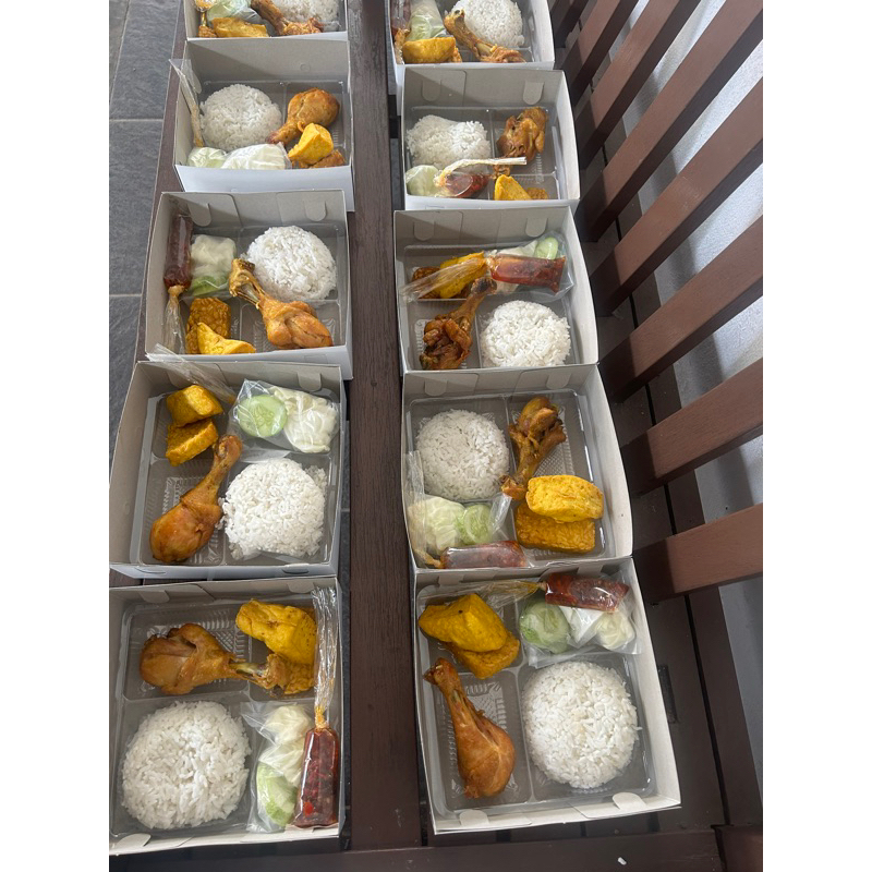

Nasi Box Paket Ayam Nasi