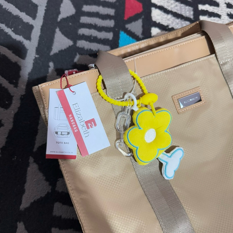 [ ready stock ] free keychain exclusive New Elizabeth Bag Light Cream Handbag big Fancy tas wanita W