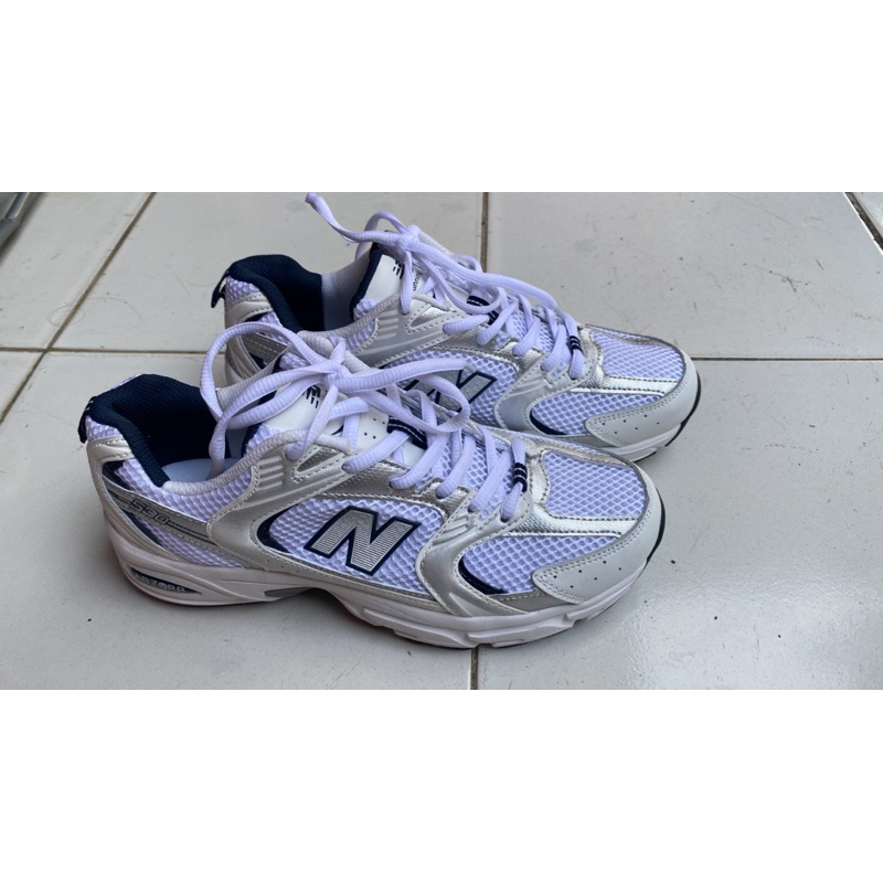 Sepatu NB 530