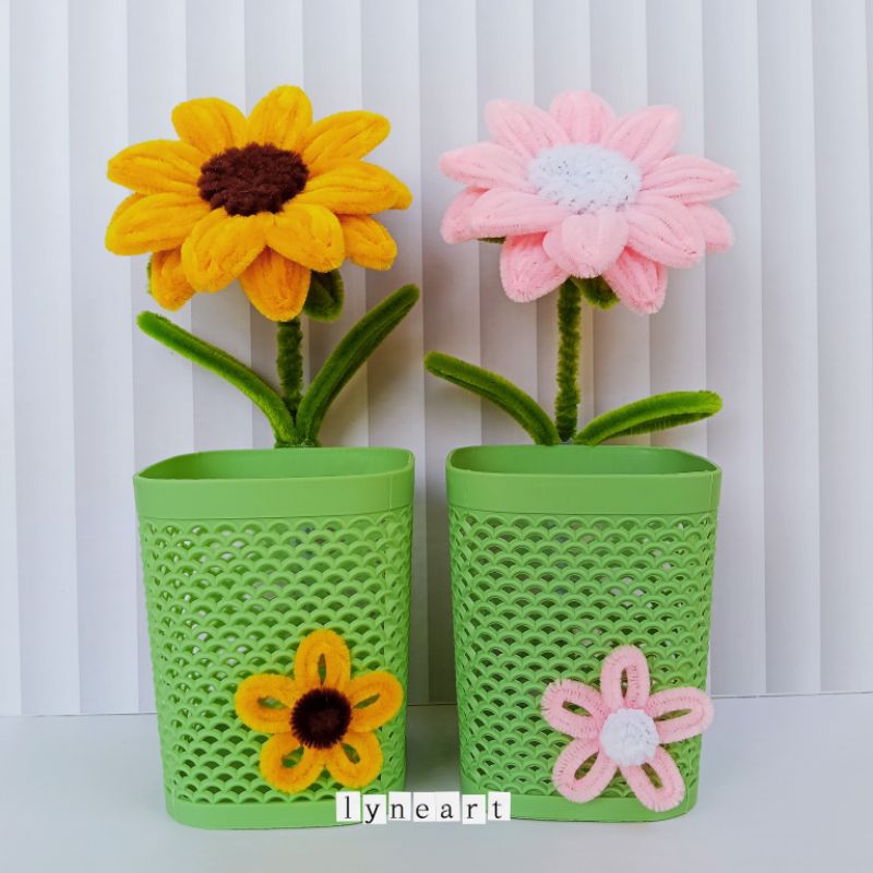 

Tempat Pensil Pena Estetik Cantik Unik dari Kawat Bulu