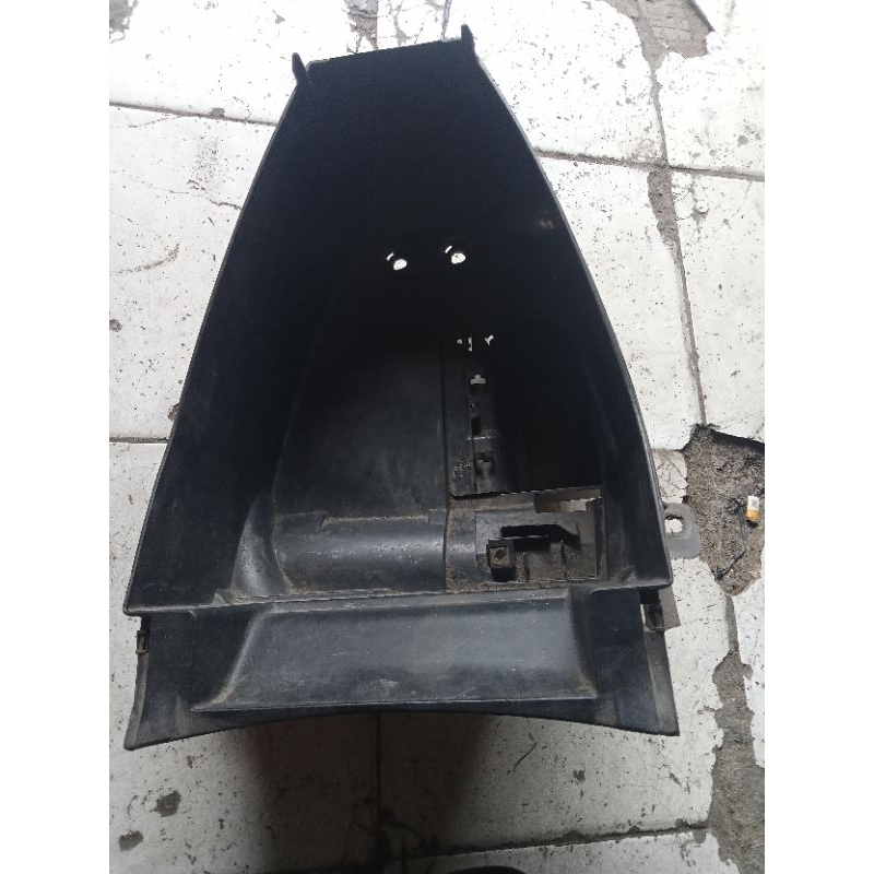 Bagasi/box helm motor Mio M3 seken original copotan