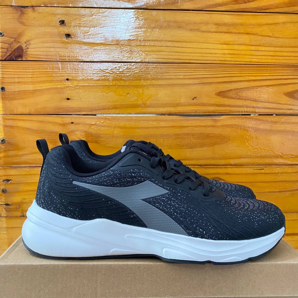ONLY SIZE 43 SEPATU DIADORA PRIA DIADORA KUNDALA BLACK WHITE SPORTY RUNNING ORIGINAL COD MAN
