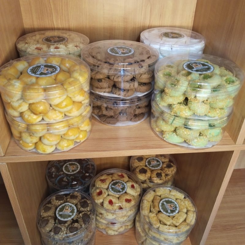 

Nastar Cookies And Cake, Homemade & Fresh