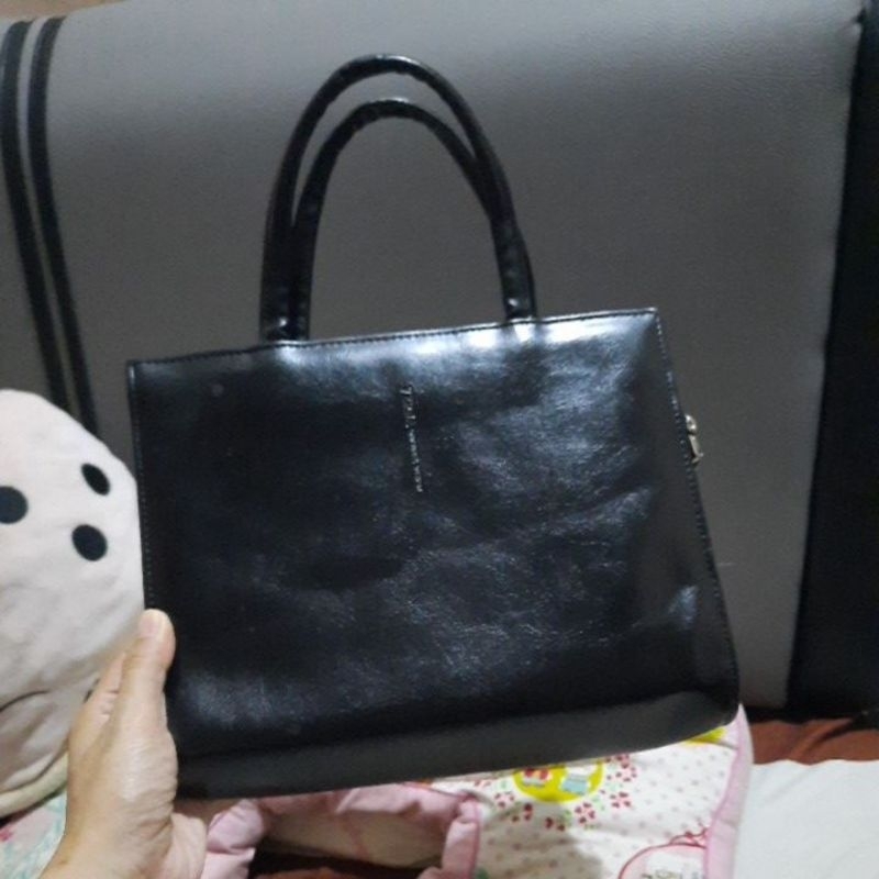 Tas pesta wanita hitam kulit asli