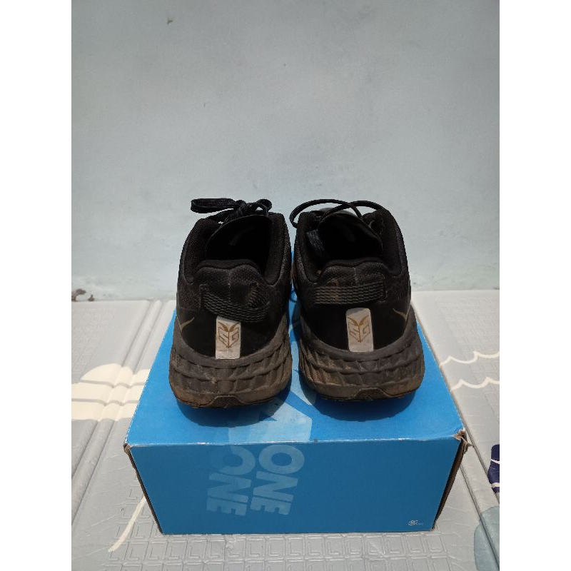 sepatu gunung trail run