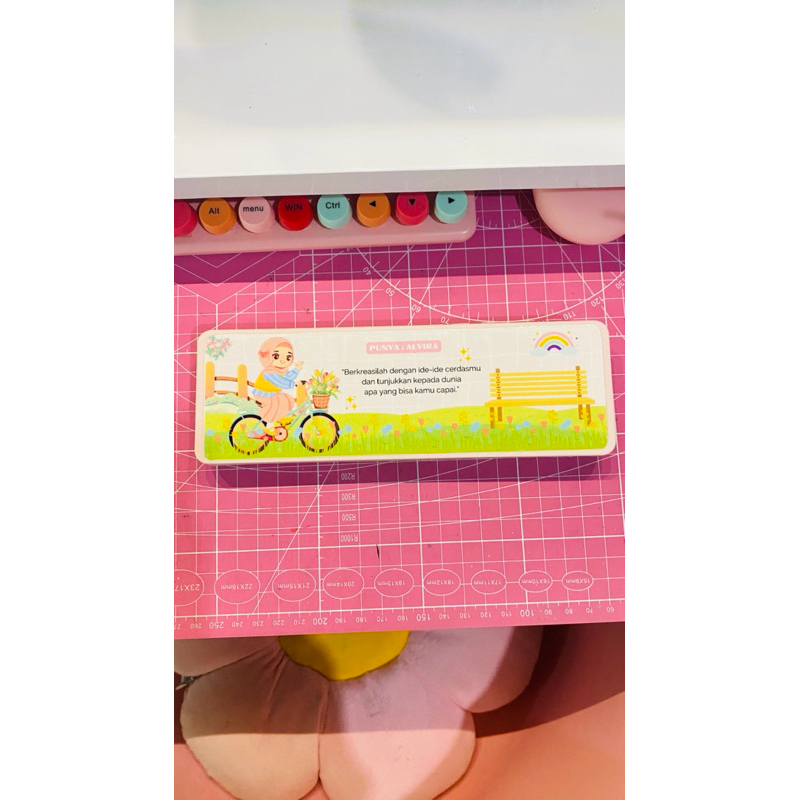 

Tempat pensil custom nama