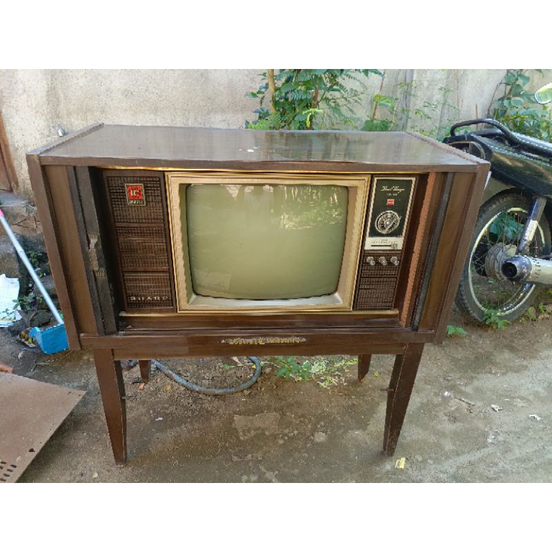 tv kayu sharp antik jadul vintage
