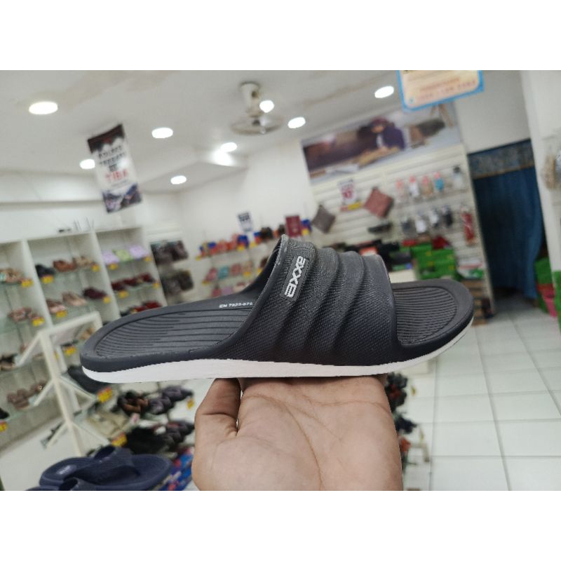 sandal slop pria axxe inti grey