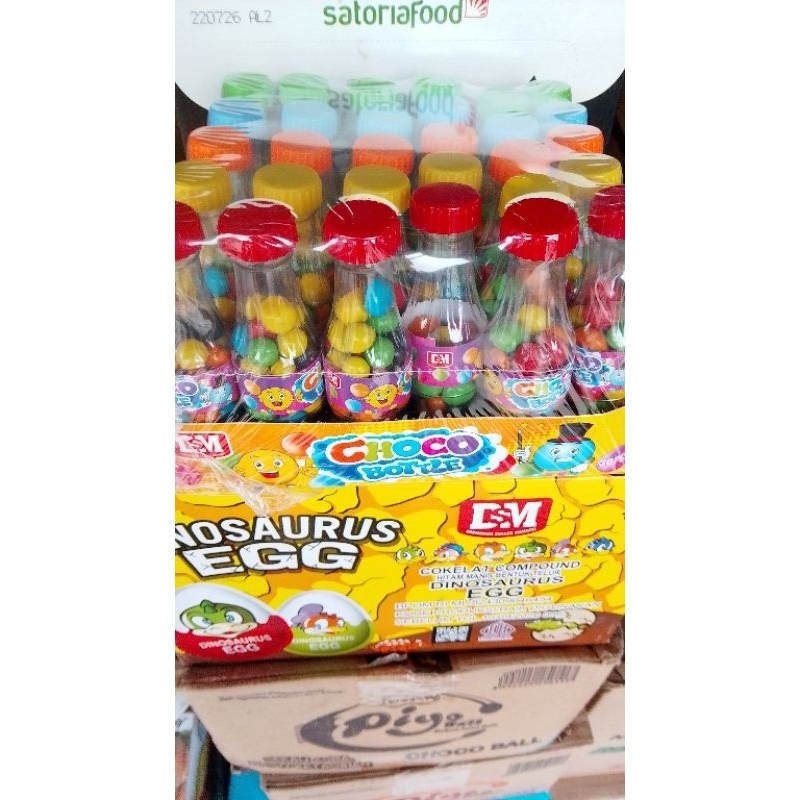 

permen botol warna warni.rasanya manis bentuk nya lucu di dalam botol