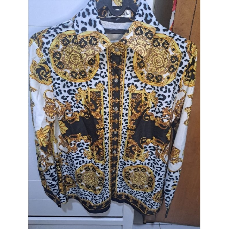 Kemeja Motif Vintage