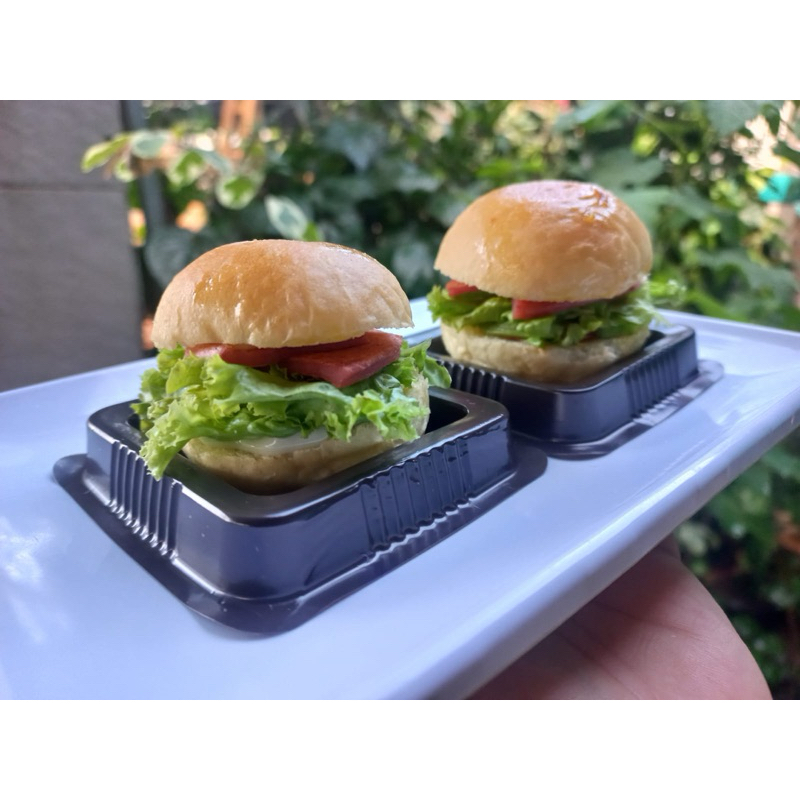 

Burger Mini Mika Roti Manis Lembut (beef keju saus mayo selada) bingkisan anak anak