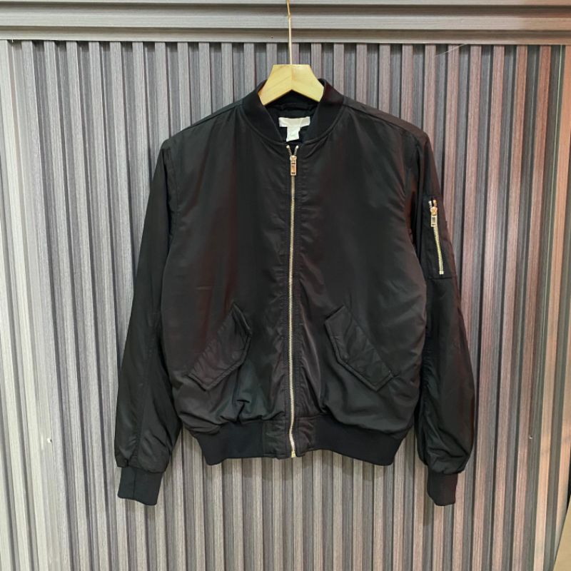 Preloved jaket pria H&M ,jaket cowok ,jaket bomber