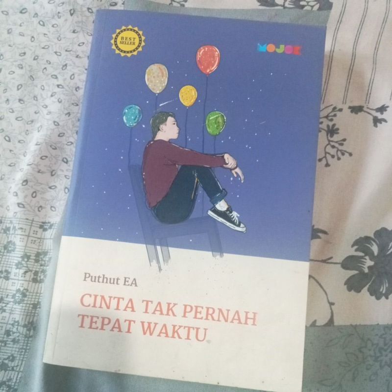 

buku Puthut EA. cinta tak pernah tepat waktu