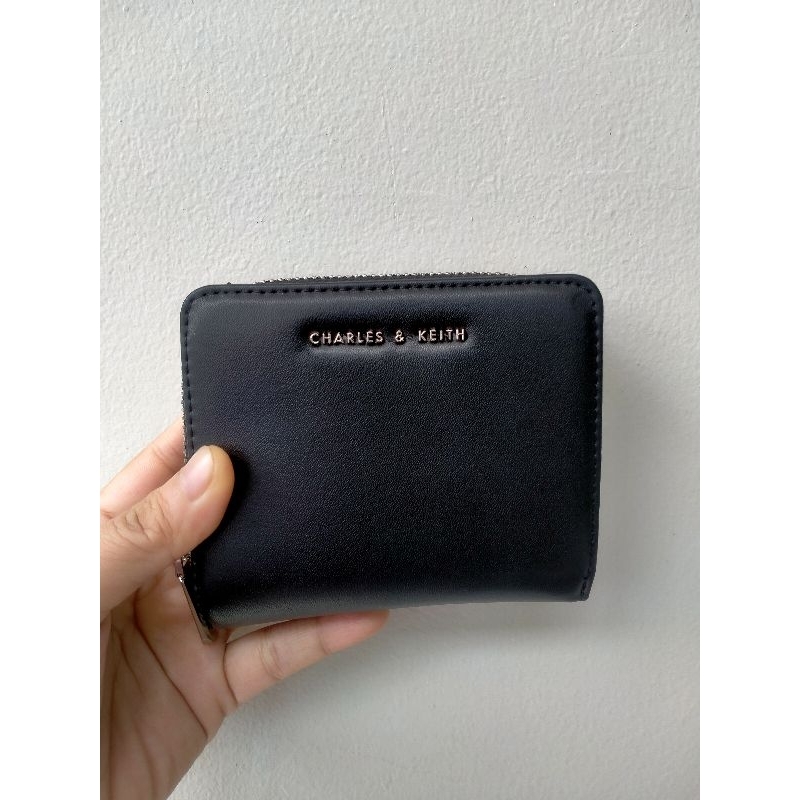 Dompet Charles and Keith Bekas Preloved