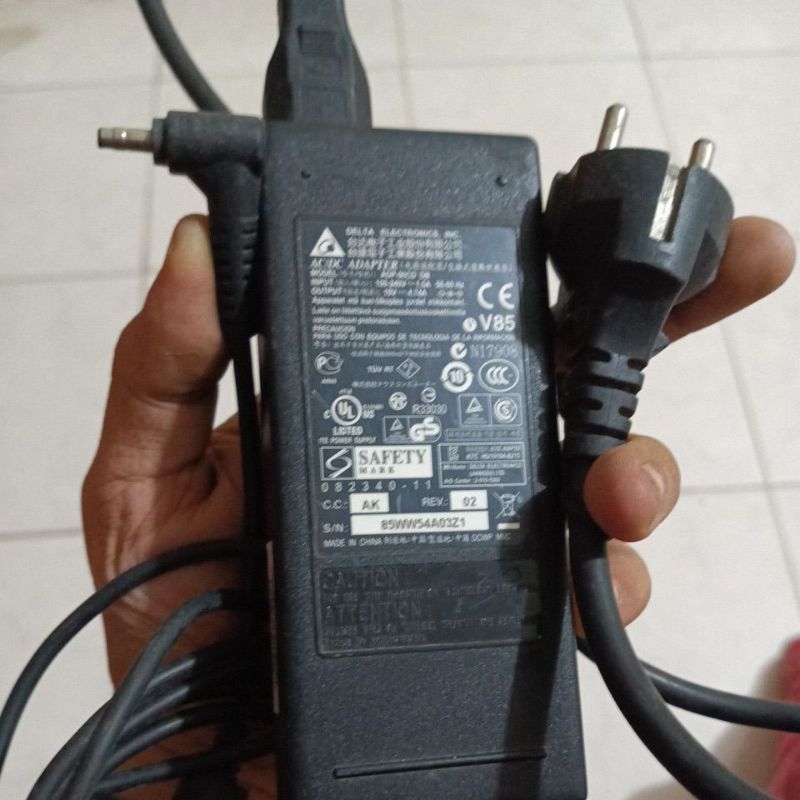 adaptor 19v - 4.74A seken