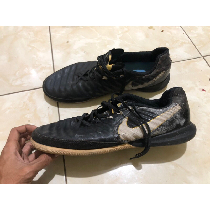 sepatu futsal tiempo second