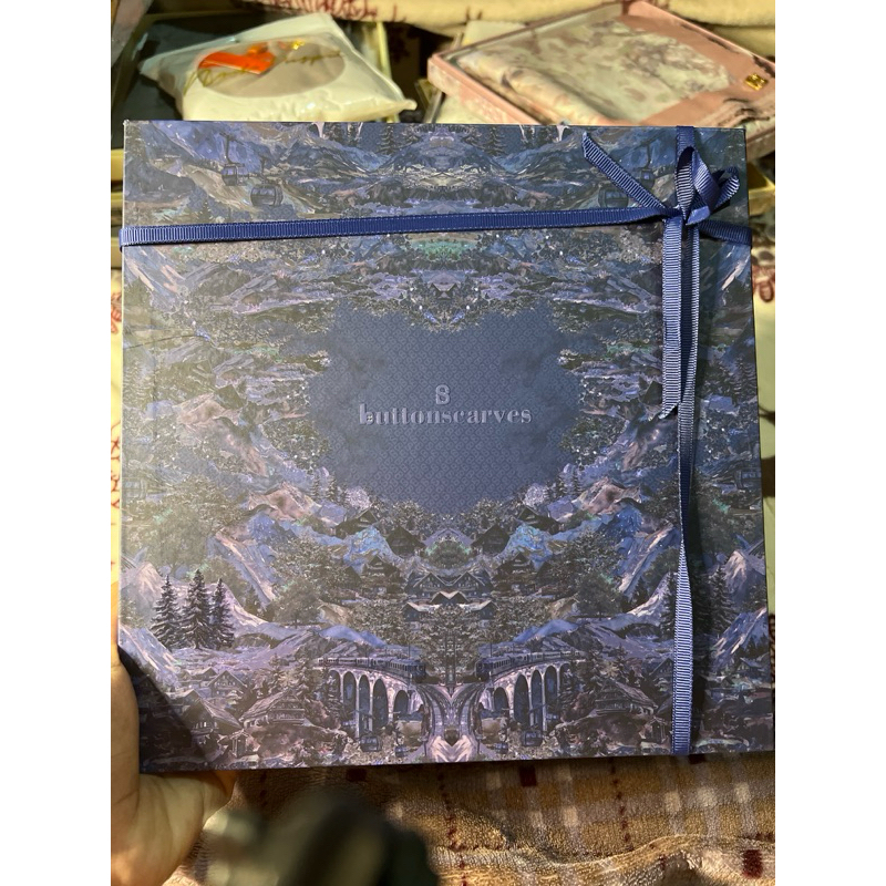 Buttonscarves Switzerland Voile Square XL Gentian