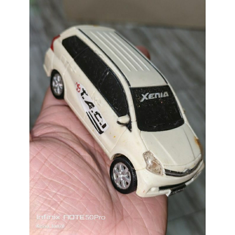 DIECAST DIE CAST JUALAN MAINAN MOBIL MOBILAN AVANZA AVANSA XENIA SENIA PUTIH WHITE REALCAR REAL CAR 