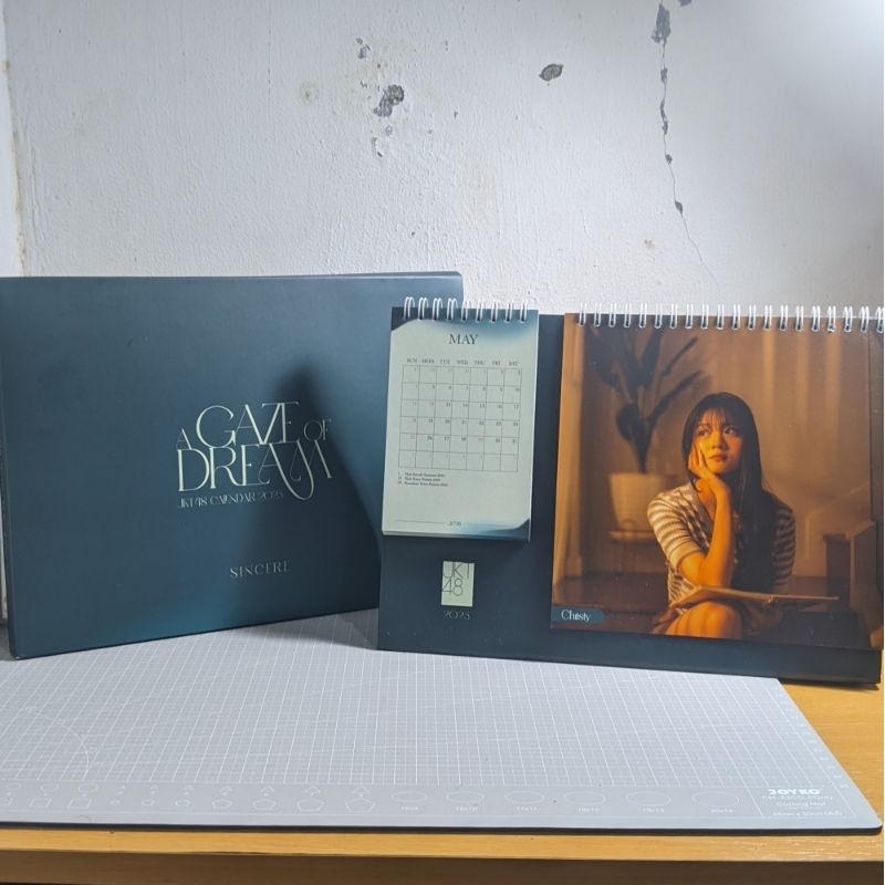 

merch kalender jkt48 2025 a gaze of dream, kalender sincere, pp, pc, muthe michie fiony nayla