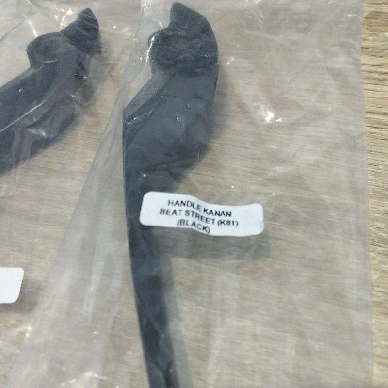 HANDLE REM DEPAN KANAN BEAT STREET RH HITAM K81 HANDEL TUAS REM CAKRAM HENDEL LEVER REM DEPAN MOTOR
