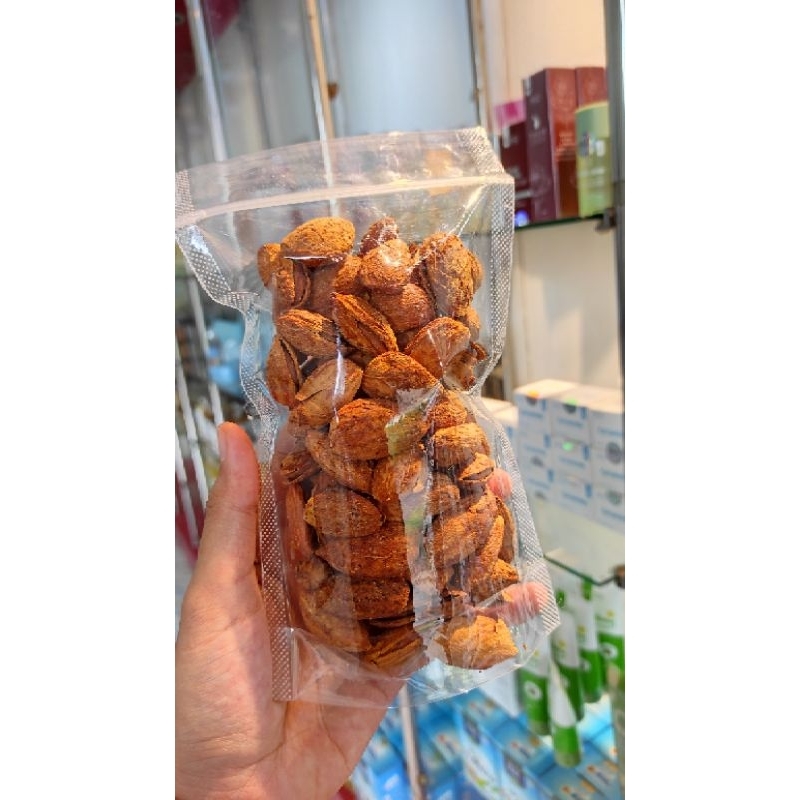 

Kacang Almond Cangkang