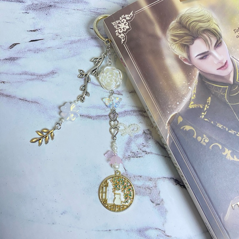 

˚ʚ♡ɞ˚VARIAN CAT FLOWER BOOKMARK LIGHT AESTHETIC˚ʚ♡ɞ˚