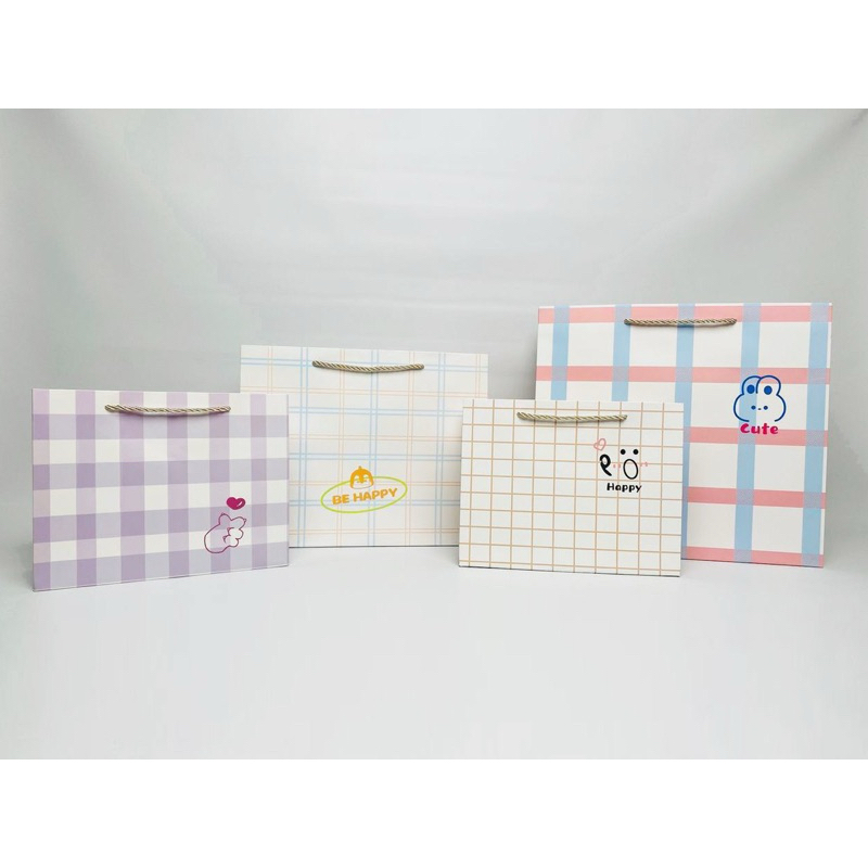 

Paper bag / tas kado / tas kertas motif Be Happy HD-259
