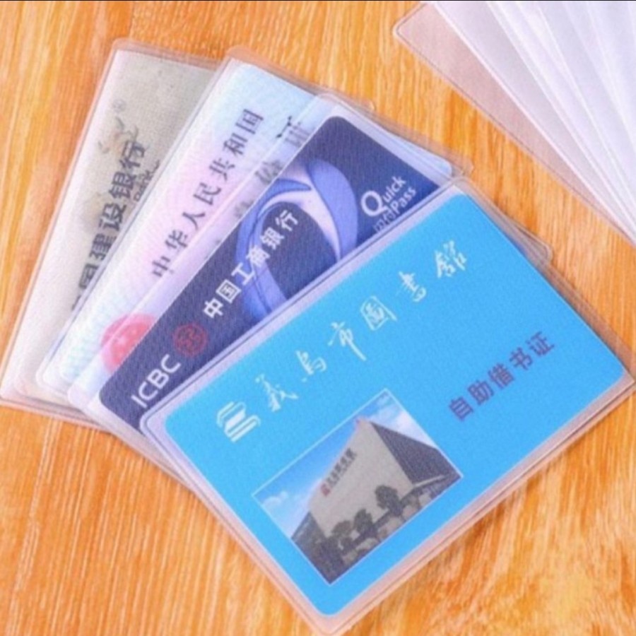 

Plastik ID Pelindung Kartu E-toll Plastic Mika Bening Sampul Cover Plastik Pelindung Kartu Transparan Sampul Cover Anti Gores / Sarung Pelindung Credit Card Tahan Air Serbaguna