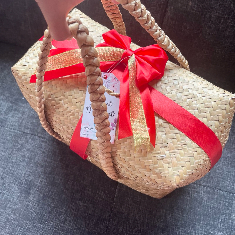 

Tas Bingkisan, Hantaran, Gift, GoodieBag, Mubarak, Lebaran, Idul Fitri, Ramadan, Craft, Handcraft, Eid, Hari Raya, Hampers, Hamper, Parcel, Unik, Etnic, Seagrass, Straw