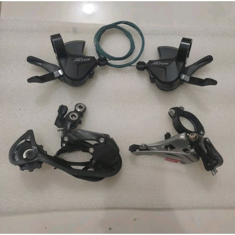 Mini groupset MTB 2 x 9 speed shimano. shifter altus RD FD alivio