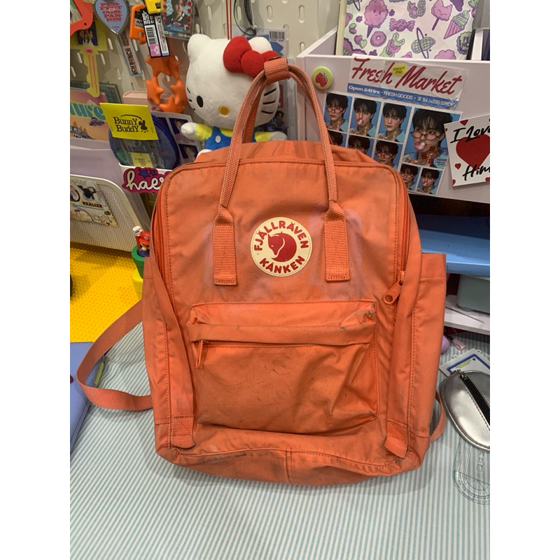 (preloved) fjallraven kanken backpack korall