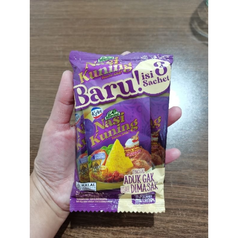 

Kobe bumbu aduk Nasi Kuning 15g x 3 sachet