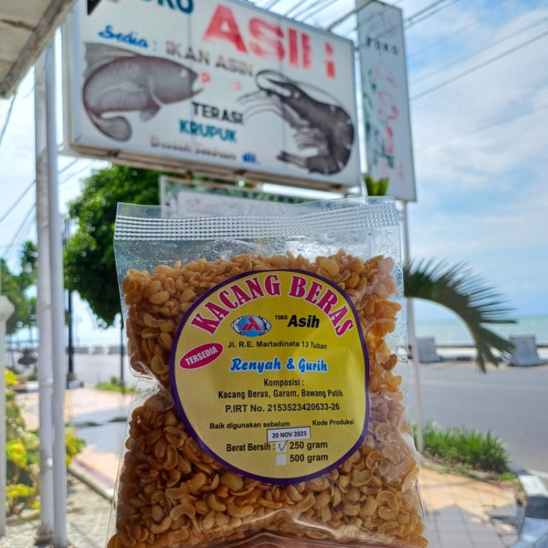 

Kacang Beras / Kacang Otok Kupas Gurih 250gr (Matang) - Toko Asih